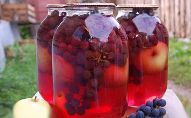 Виноградный компот с яблоками в домашних условиях