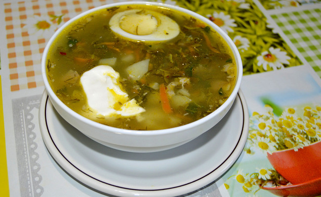 Классический рецепт – суп из крапивы с яйцом и картофелем