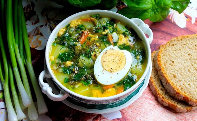 Суп из крапивы со щавелем, яйцом и картофелем – простой вкусный рецепт