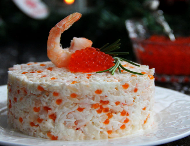 Салат Снежинка с рисом и креветками