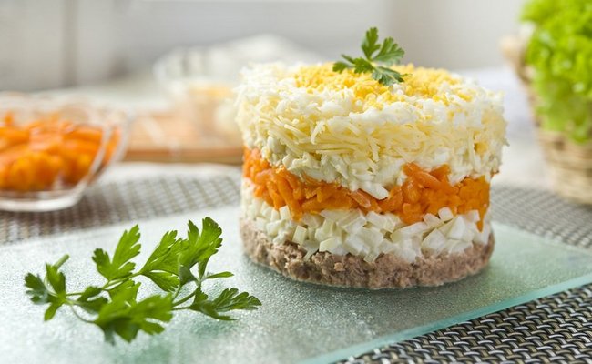 ПП Мимоза – 10 диетических рецептов любимого салата