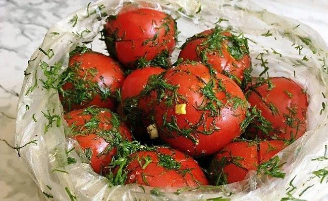 Как приготовить малосольные помидоры черри в пакете