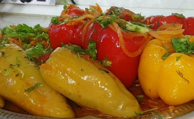 Перцы, фаршированные капустой на зиму в маринаде – домашний рецепт по шагам с фото