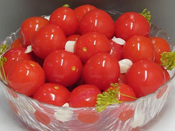 Лучшие рецепты маринованных помидоров за сутки в домашних условиях Маринованные помидоры за сутки