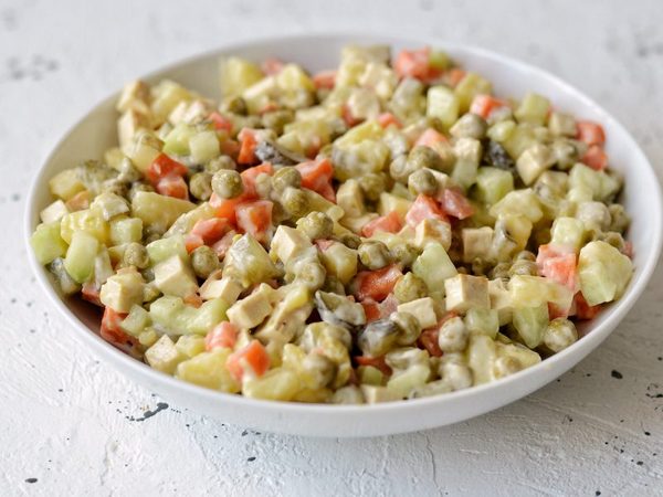 Оливье без заправки - готовим простое и вкусное блюдо Оливье без заправки - классический рецепт приготовления