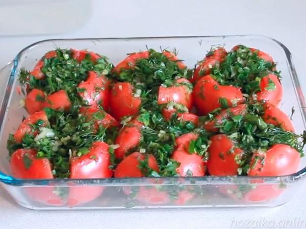 Маринованные помидоры за сутки с начинкой из зелени и горчицы Пикантный рецепт маринованных помидоров за сутки с зеленью и горчицей